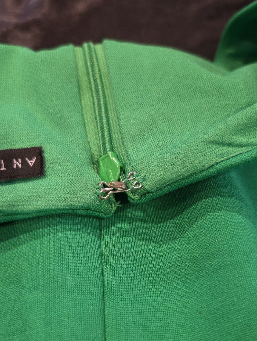 ANTONIO MELANI Emerald Green Cap-Sleeve Sheath Dress - Picture 7 of 7